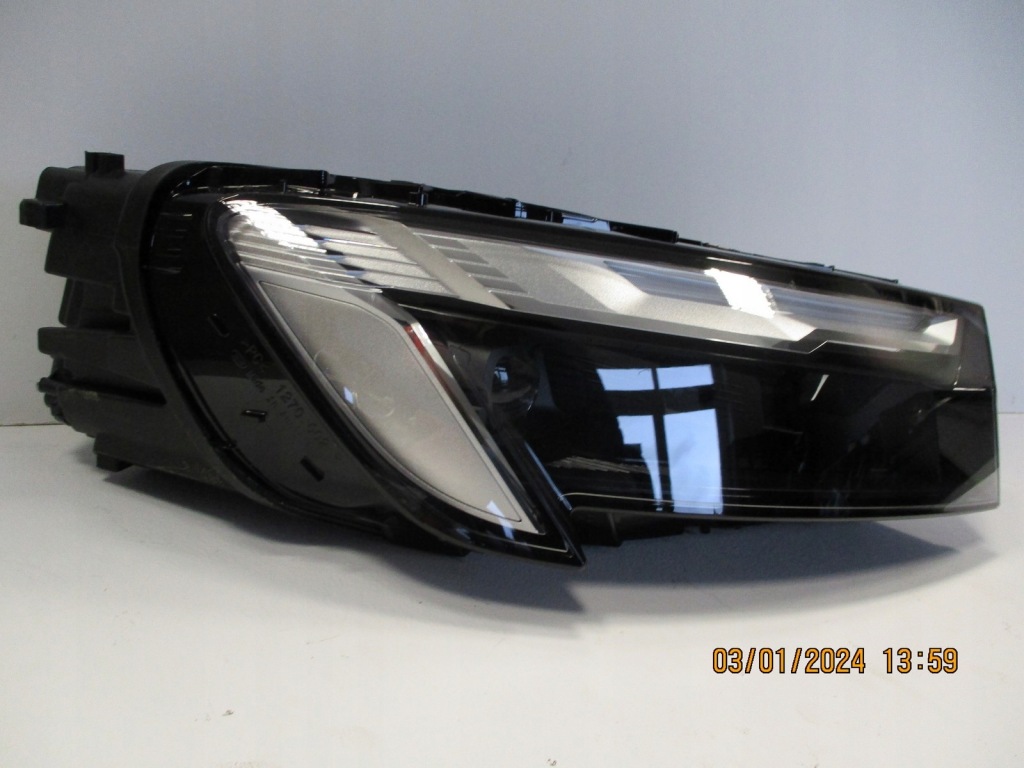 фото №5, Лампа права full led audi q7 4m0941012d