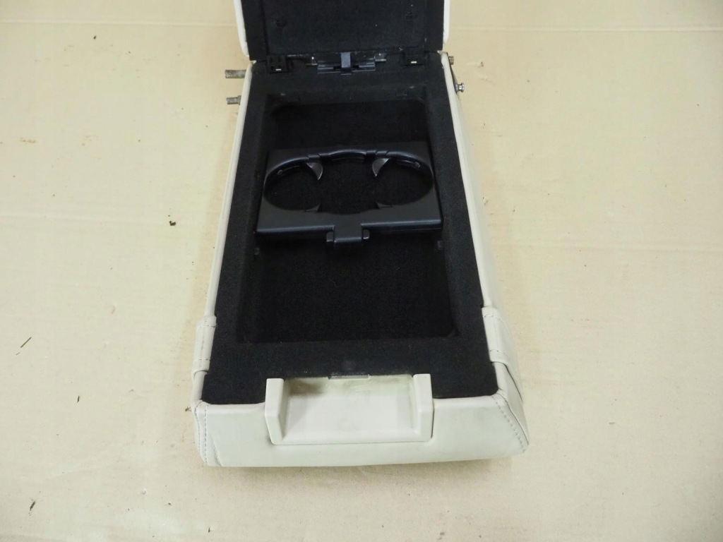 фото №16, Skoda superb i подлокотник задняя na кружки бардачок