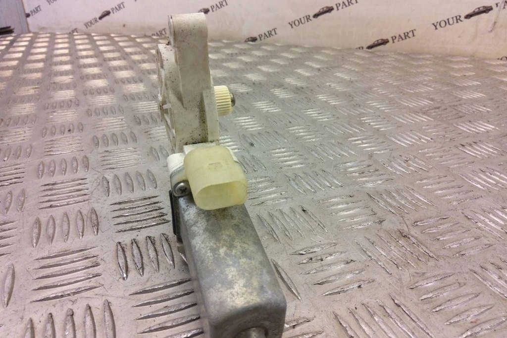 фото №9, Моторчик скло задніх правих двері bmw 1 coupe e82 6978848 2.0l дизель