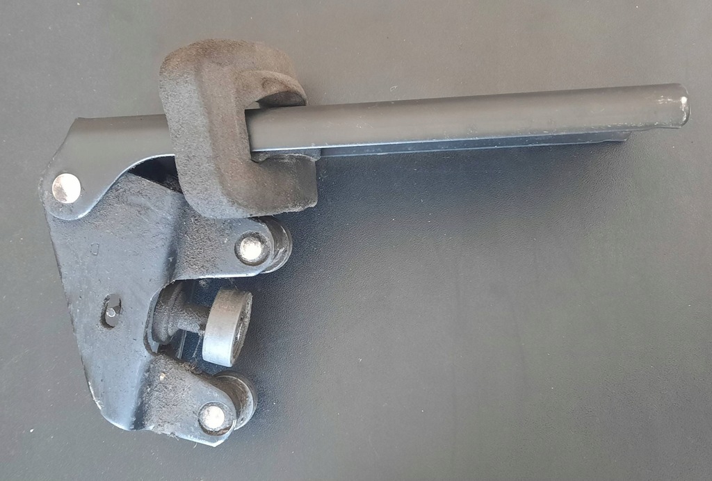 фото №1, Направляющая роликовая дверь боковых trafic ii 312372e