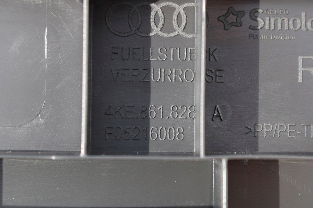 фото №15, Audi etron обшивки + килимок + pas багажника оббивка обшивки багажник оббивка