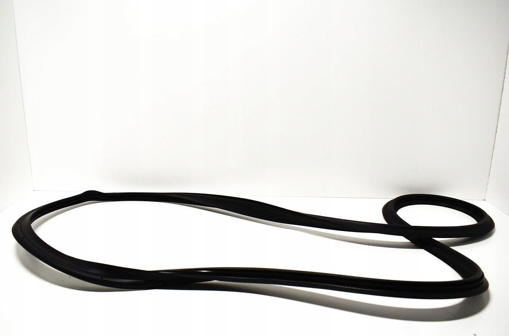 фото №1, Vw cc 358 rear trunk lid ущільнювач 3c8827705b5ap