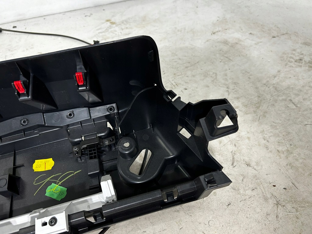 фото №9, Corolla e21 kombi обшивка обивка багажника правая góra с led