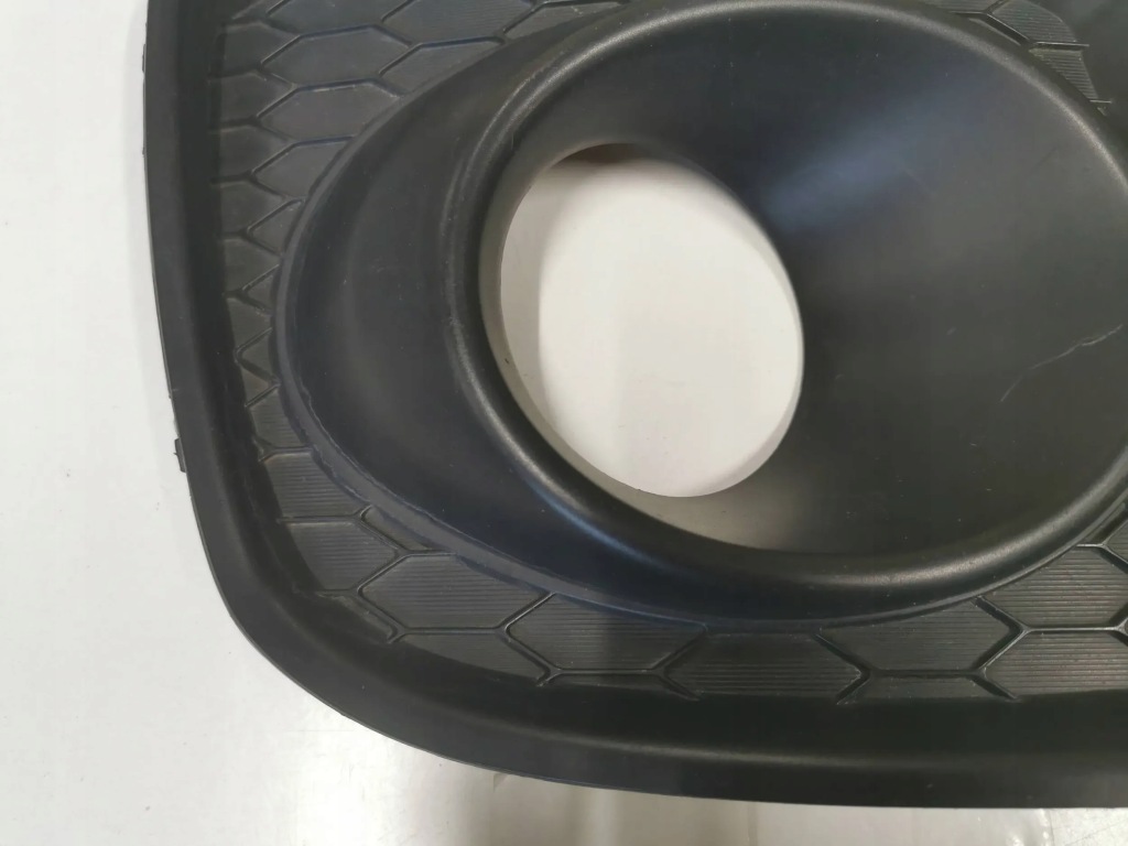 Решётка бампера передний suzuki swift sport mk-8 правая 895. Киев