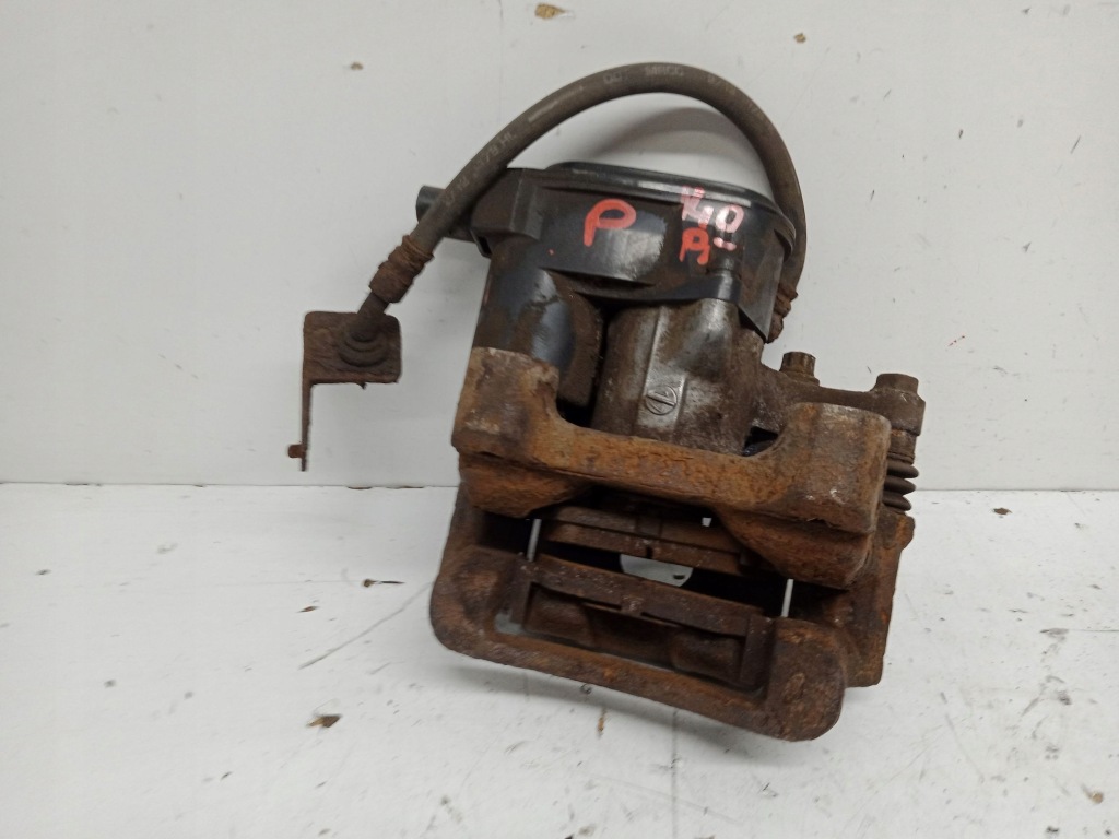 фото №2, Hyundai i40 супорт гальмівний правий задня 2011-