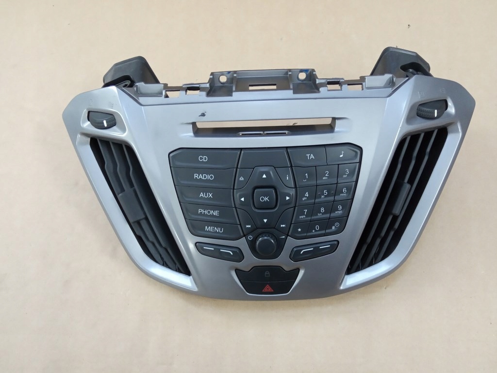 фото №1, Ford transit custom 2013-17r. - панель радио