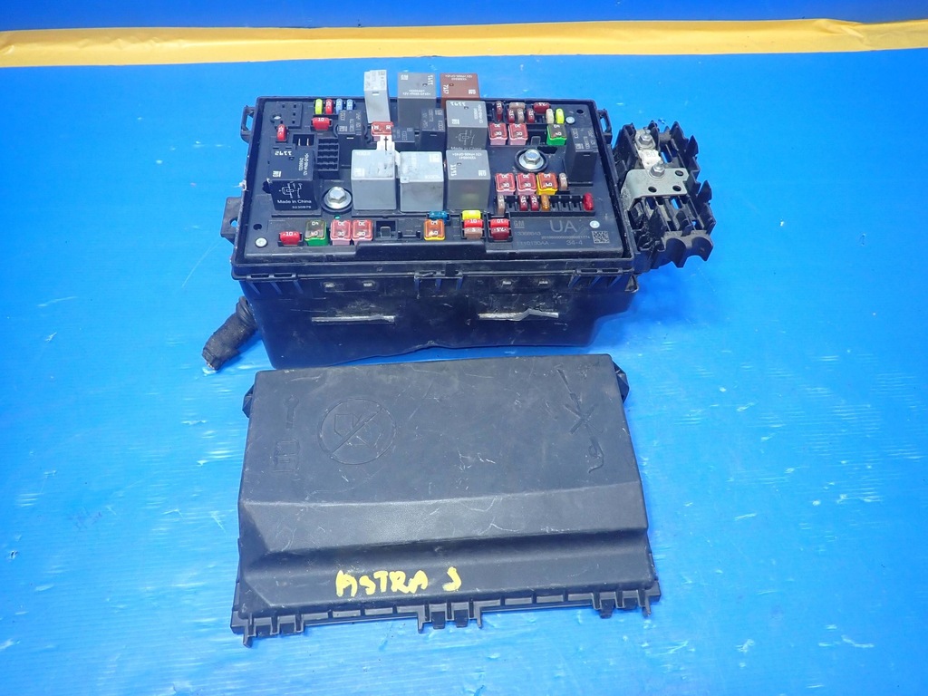 фото №1, Коробка предохранителей opel оригинальный номер 13368643