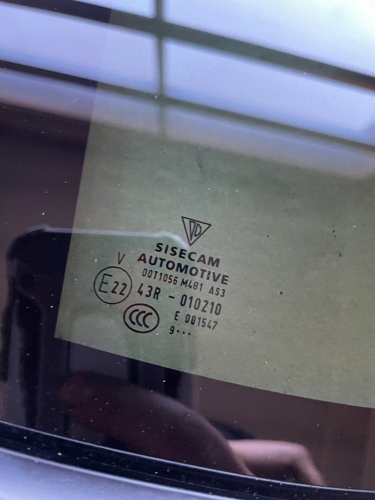 фото №2, Porsche panamera 971 стекло кузовная левая рамка