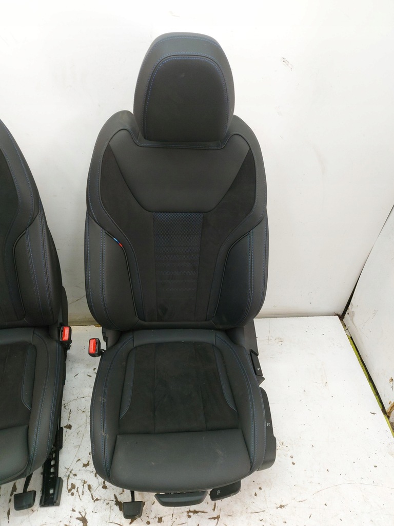 фото №6, Bmw i4 g26 4 grancoupe, 2023 сидіння заднє сидіння шкіряний alcantara перед задня