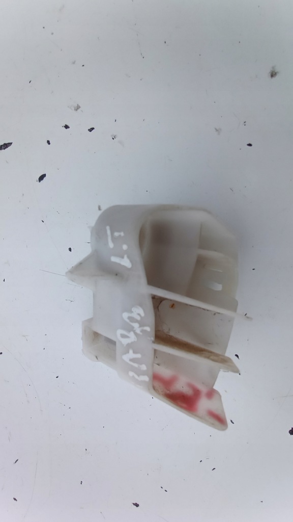 фото №1, Напрямна задній лівий pod фара toyota yaris iii 11-14