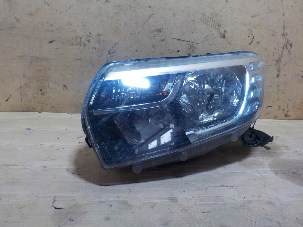 фото №7, Dacia оригінальний номер 260605665r фара