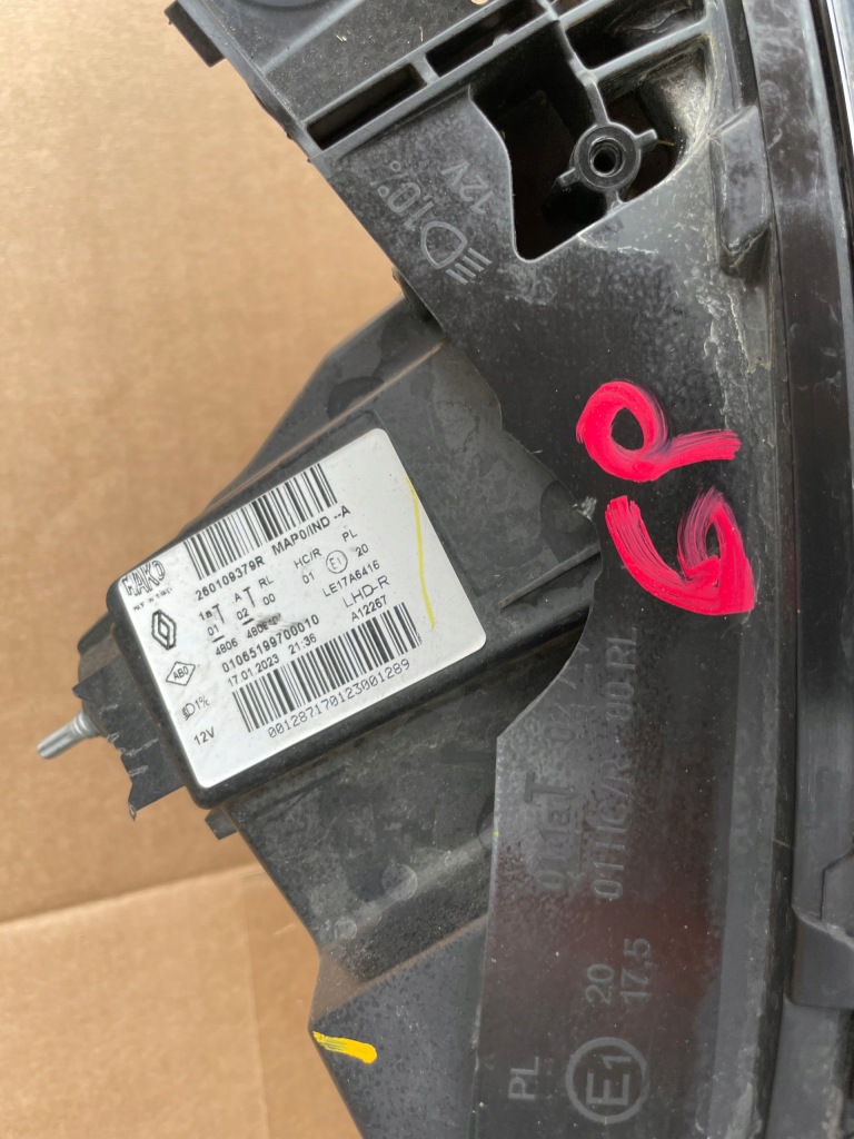 фото №4, Лампа правая правый full led clio v 260109379r