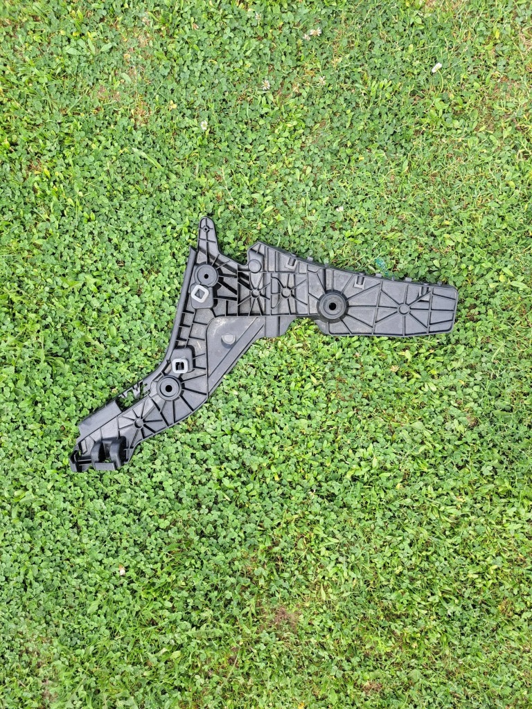 фото №1, Audi e-tron напрямна бампера задня лівий 4ke807453