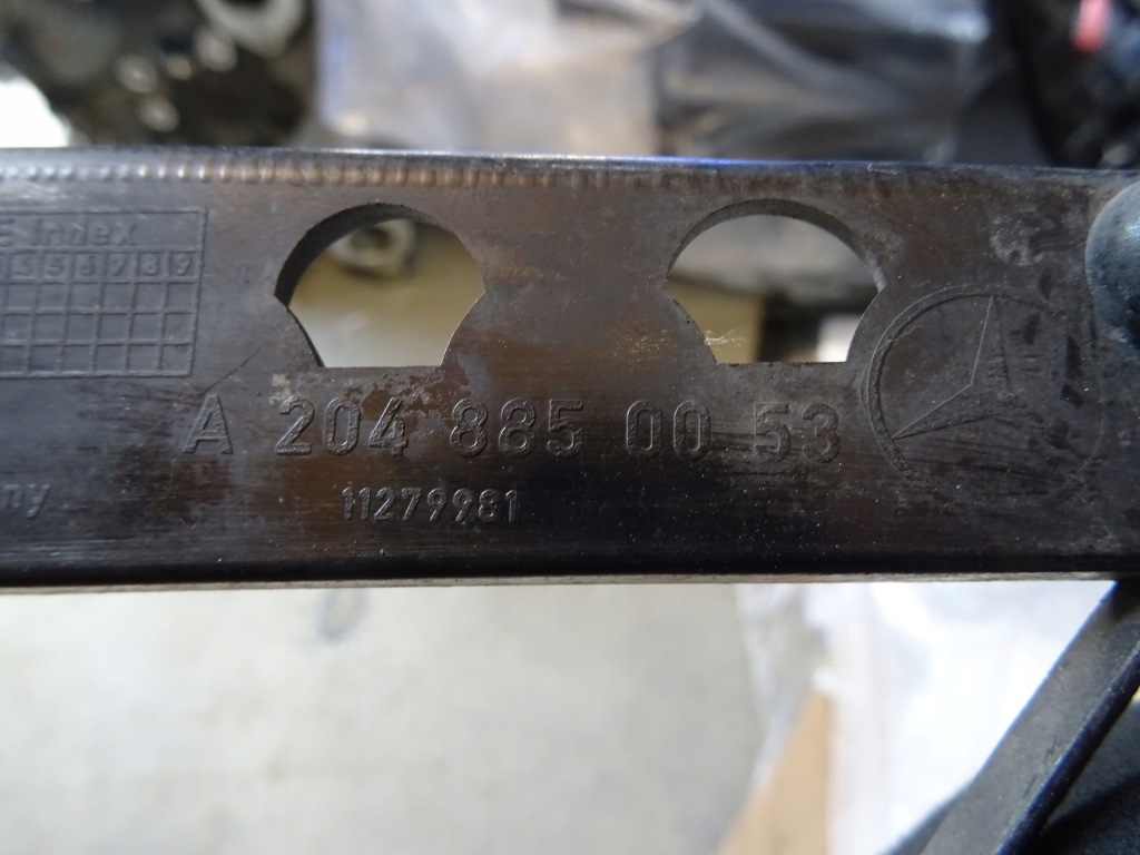 Решётка бампера mercedes a2048850053 с Разборки