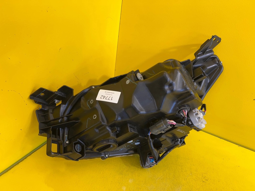 фото №2, Лампа правая mazda 2 ii 14-19 перед full led