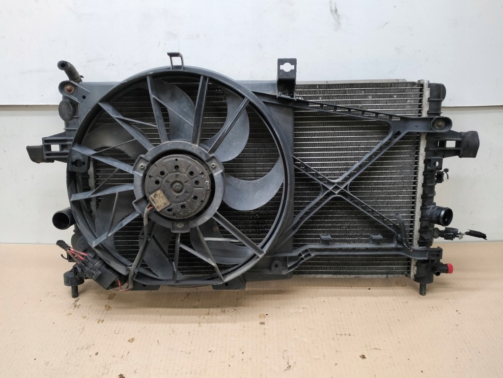 Радиатор воды вентилятор opel astra h 3 zafira b 1.6 бензин Цена