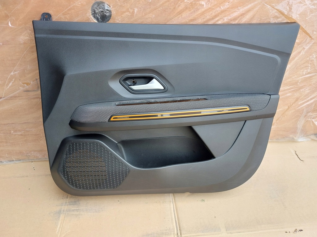 фото №1, Sandero iii 3 stepway 21r обшивка двері перед правий