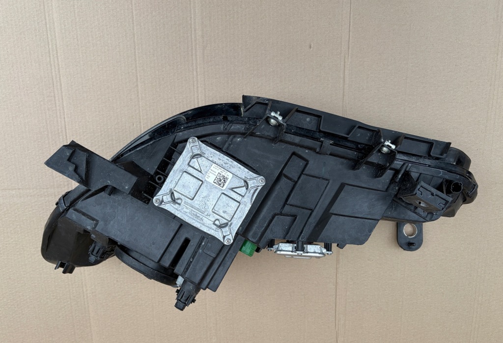 Купить Фара правая  перед alfa romeo giulia америка 50547573 xenox led поворотная 35w