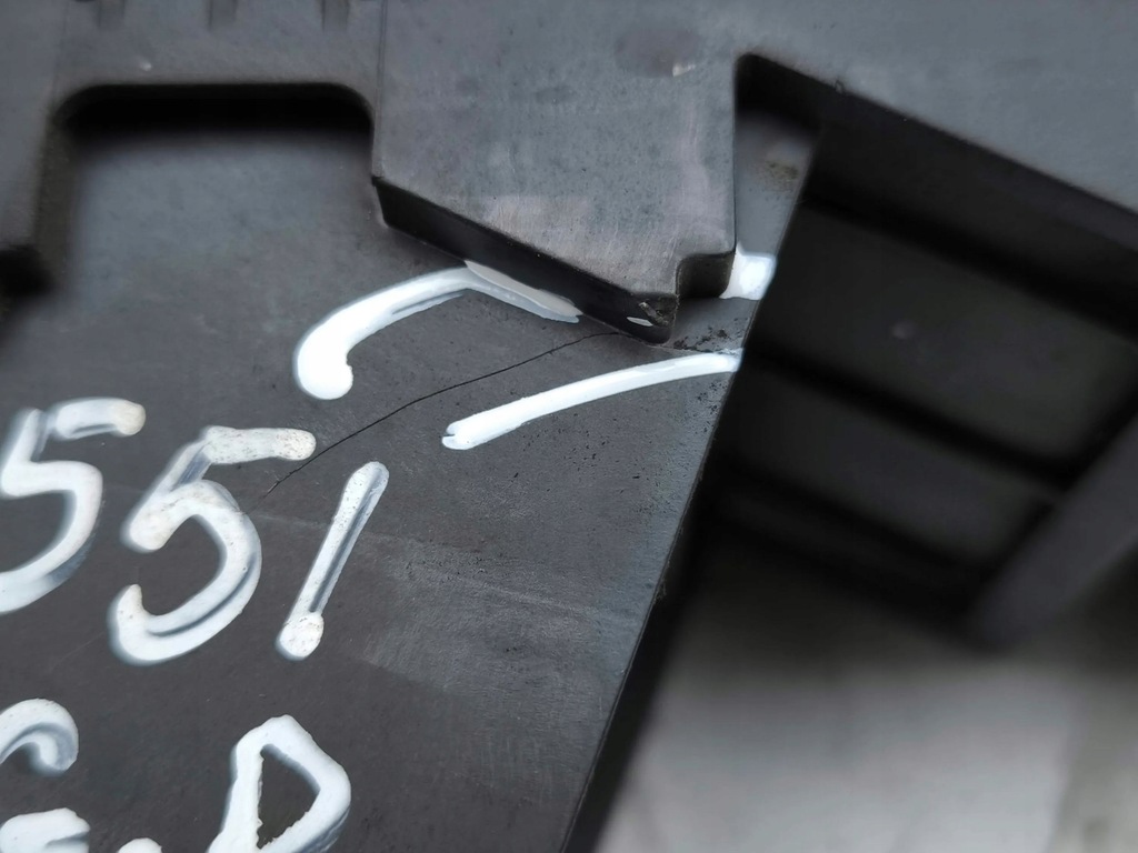 фото №8, Land rover range rover l320 2006 решітка вентиляційна pod бампером заднім