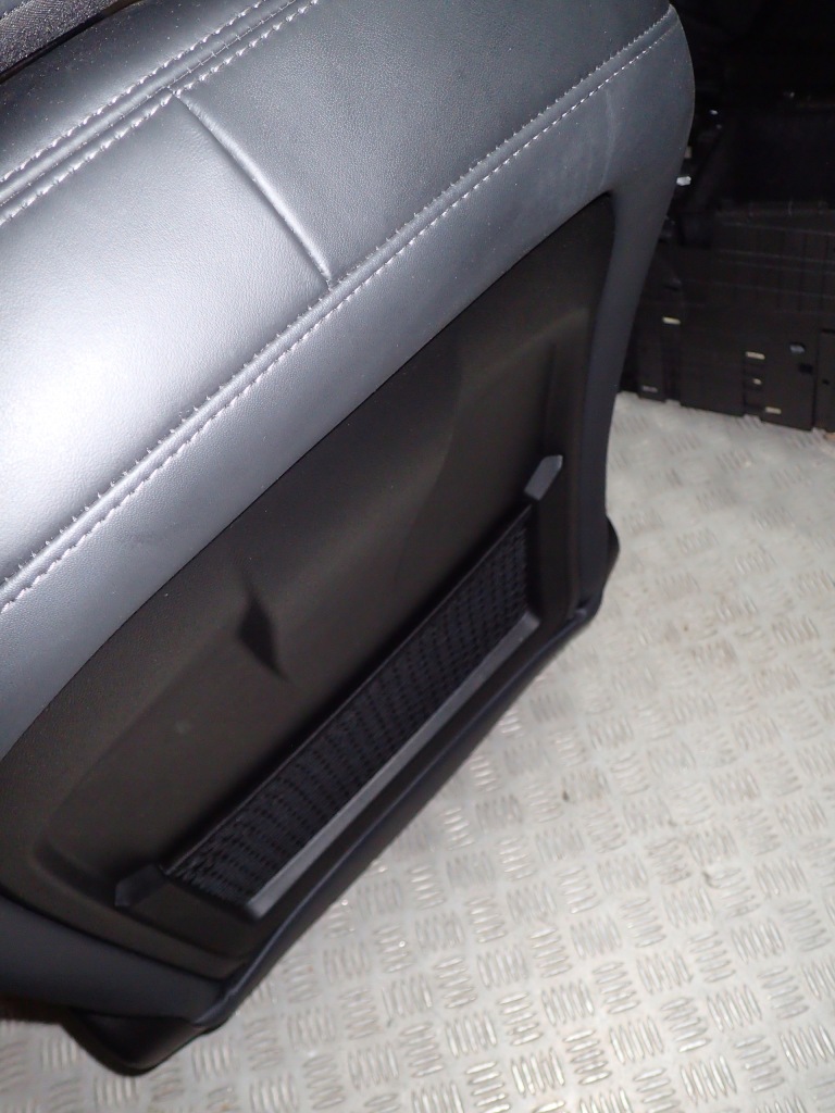 фото №14, Alfa romeo stelvio сидіння оббивка заднє сидіння обшивки шкіра підігрів тунель n9