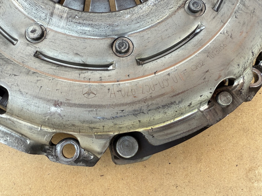 Колесо двухмассовый сцепление прижим mercedes w117 w176 w246 1.6 cgi механическая коробка передач в Украине