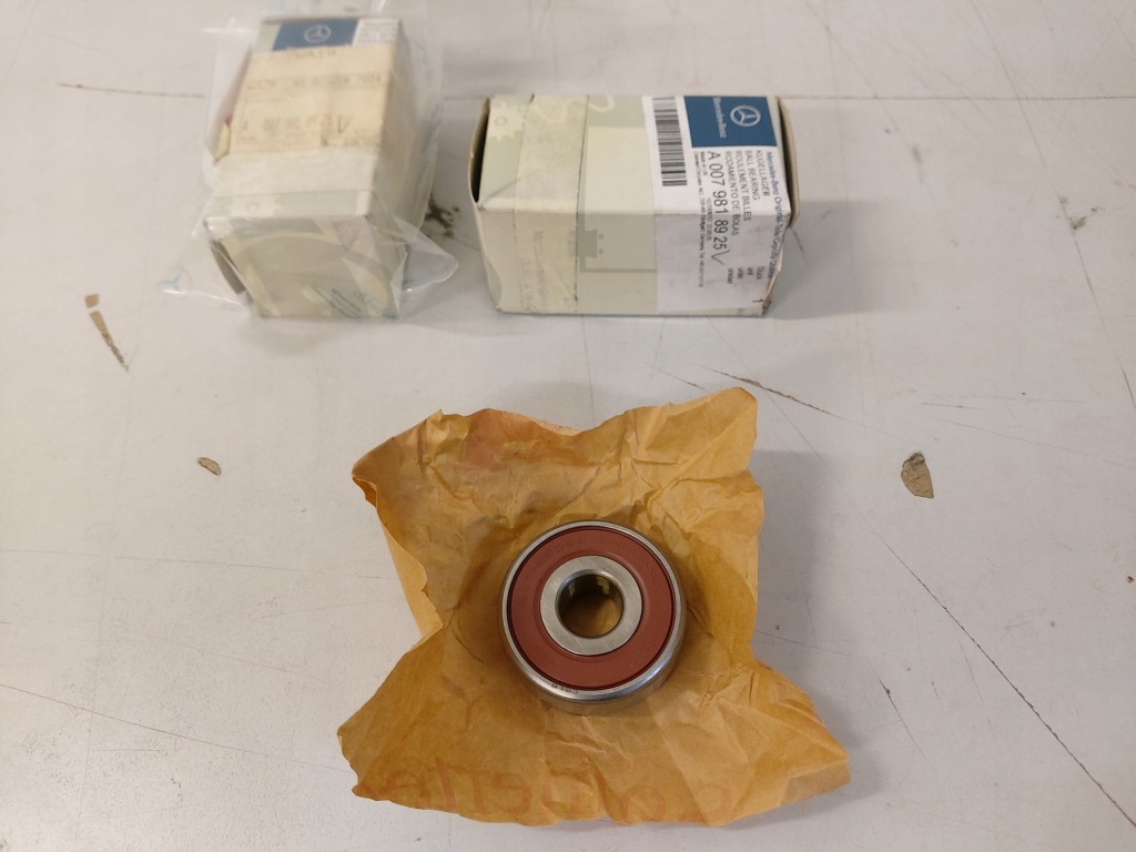 Купити Mercedes підшипник генератора a0079818925 оригінал  aso