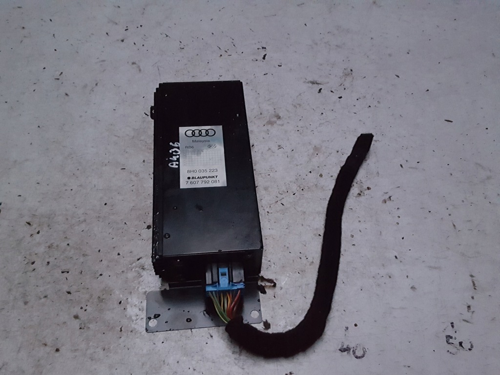 фото №1, Audi a4 b6 00-04r cabrio усилитель радио аудио