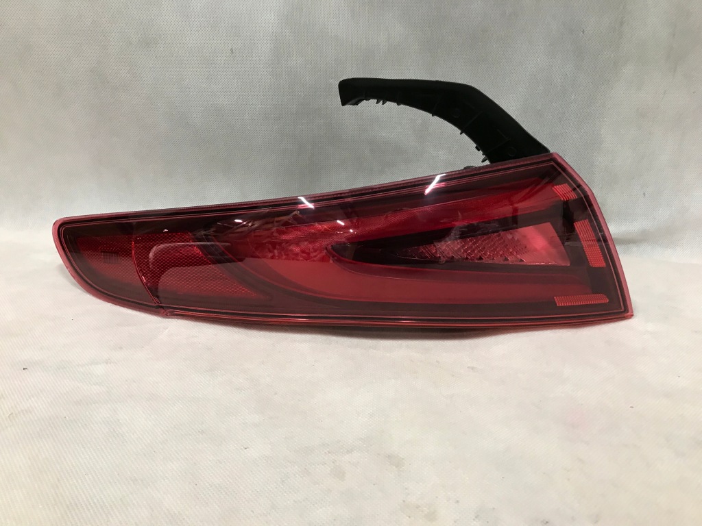 Купить Alfa romeo giulia фара задняя левая led европа хорошее состояние!