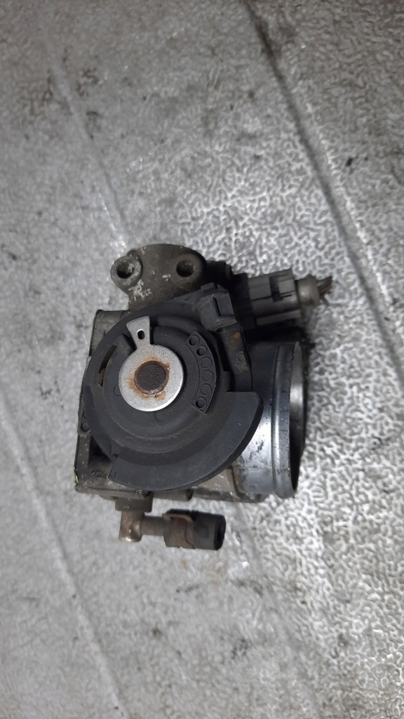 фото №5, Дроссельная заслонка skoda octavia i 99r 1.8b 06a133063