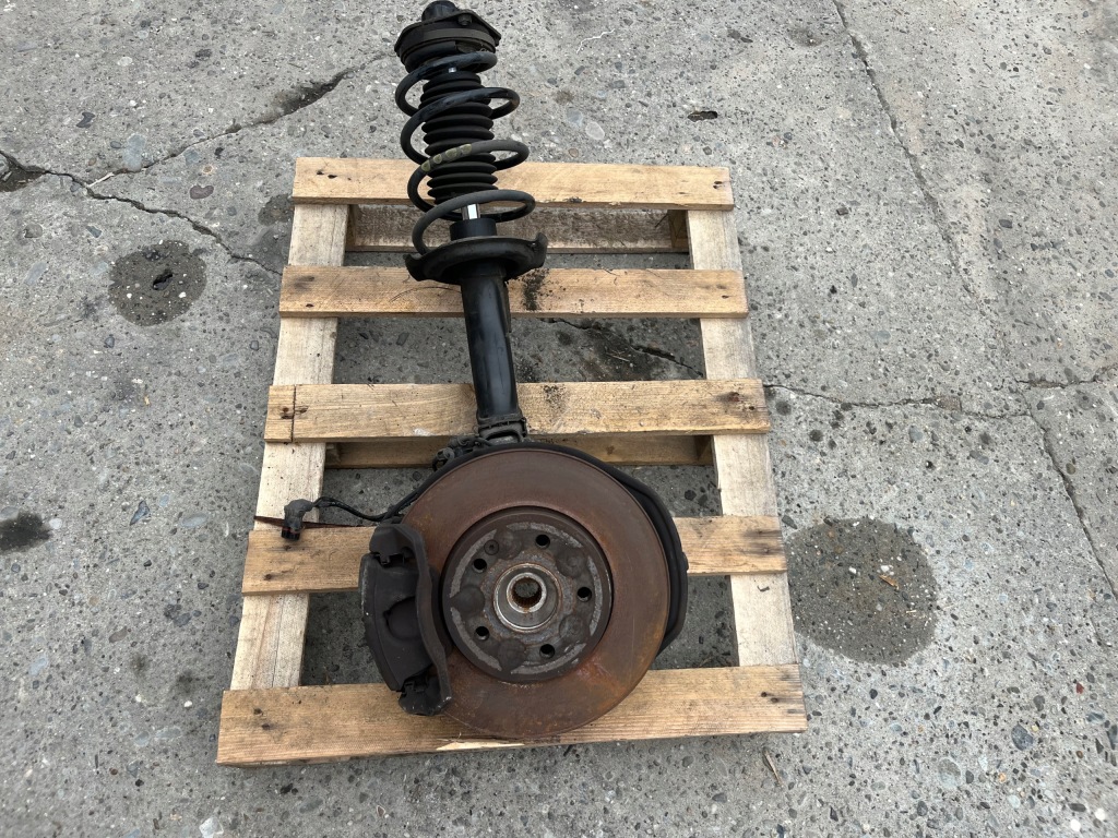 Купити Mercedes b klasa b180 w245 2.0cdi macpherson поворотний кулак правий перед передня