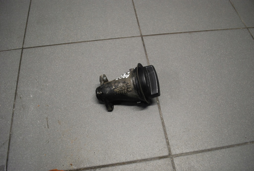 фото №1, Заливна горловина оливи audi a8 d2 lift 3.3 tdi