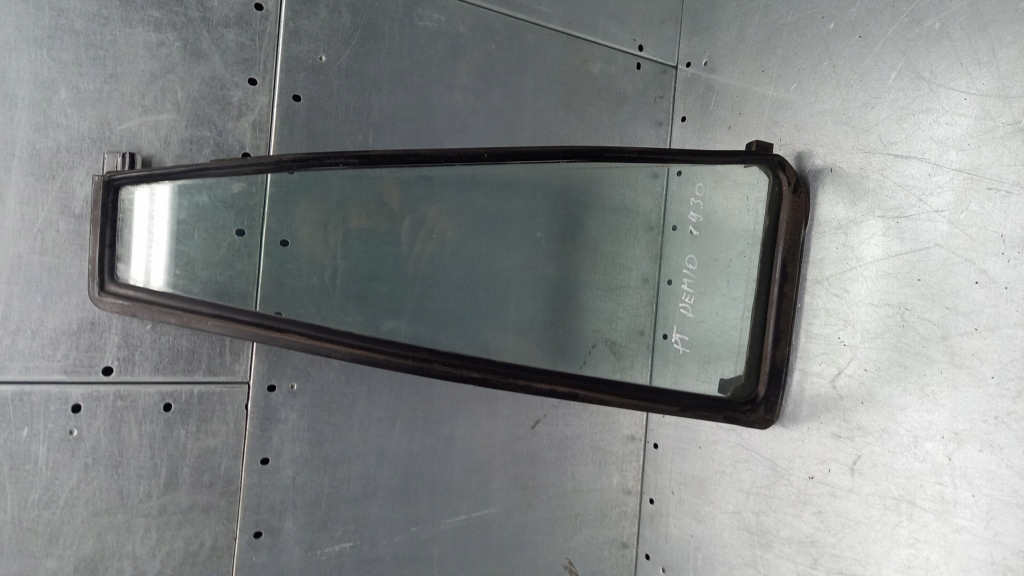 фото №1, Скло права tyłtrójkąt mazda demio 03r 1.5b hb