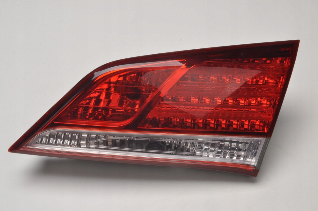 фото №1, I40 лампа права задня правий задня кришки 92404-3z300