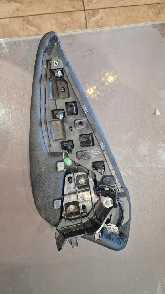 Qashqai 2 2 j11osłona боковая туннель среднего уголок левая 1 правая Недорого