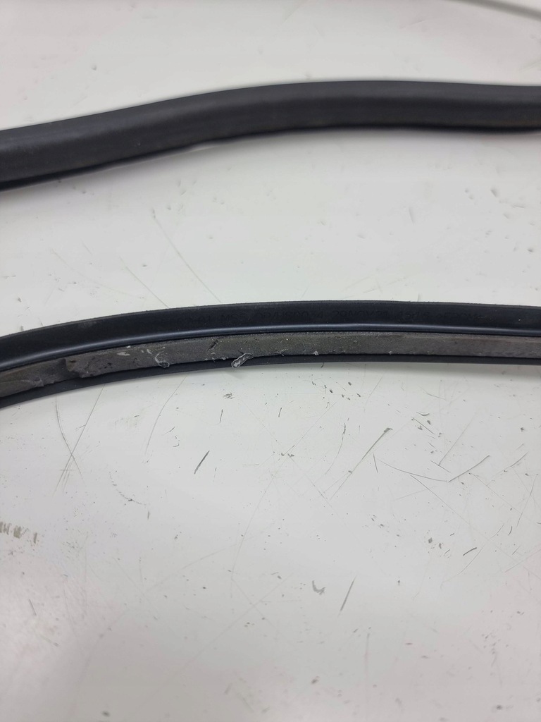 фото №6, Bmw x7 g07 2021 резиновый элемент уплотнительная люк