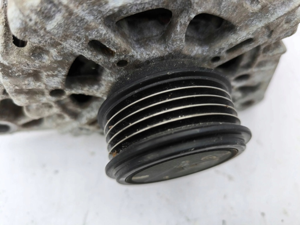 фото №3, Hyundai i30 2013 генератор