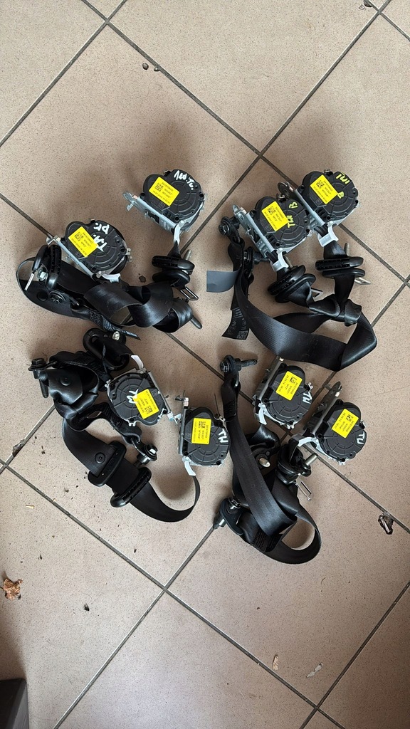 фото №1, Pas безопасности задняя renault twingo iii правая левая 888414032r 888403864r