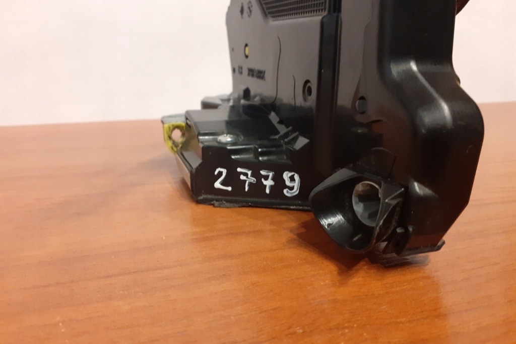 Замок лівих передніх двері lexus ct zwa10_ a046693 2014 Київ