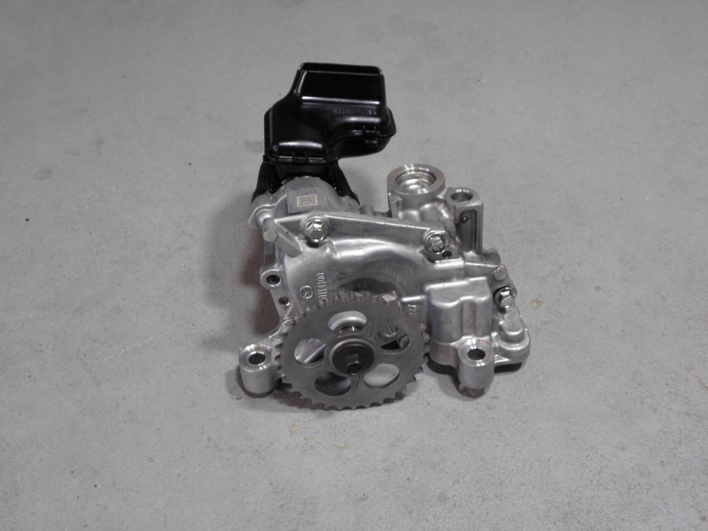 Купить Mazda оригинальный номер pe0114100 насос масла