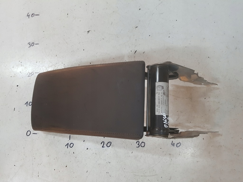 фото №1, Vw passat b6 05r- подлокотник