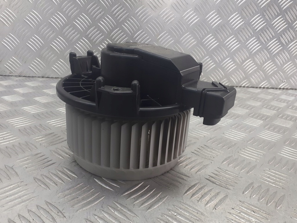 фото №1, Вентилятор обдув toyota auris e15 1.33 dual vvti av272700-5151
