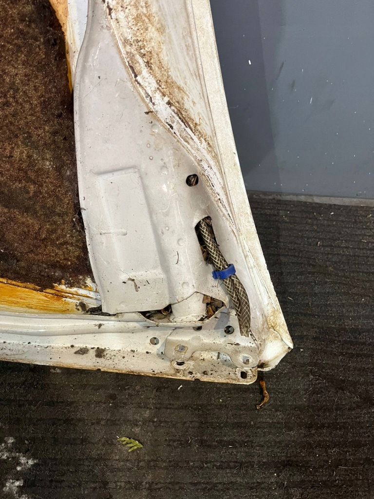 Капот mercedes w201 190e 99 Цена