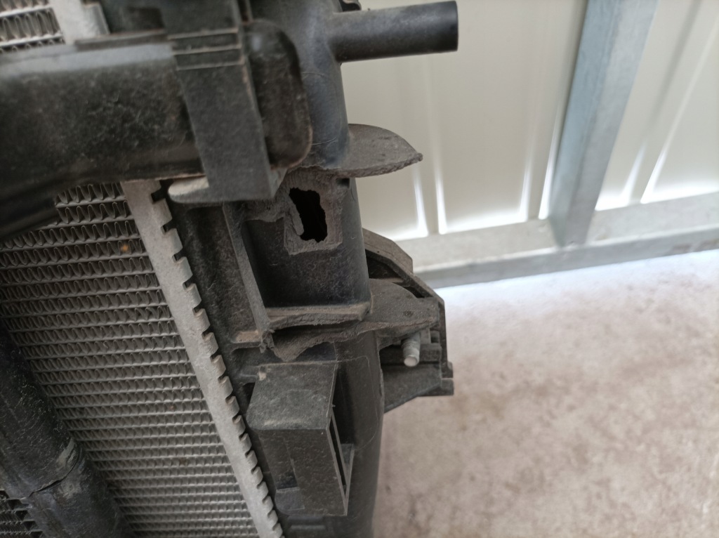 Dodge ram 09 радіатор вентилятор америка p68103273ab Ціна