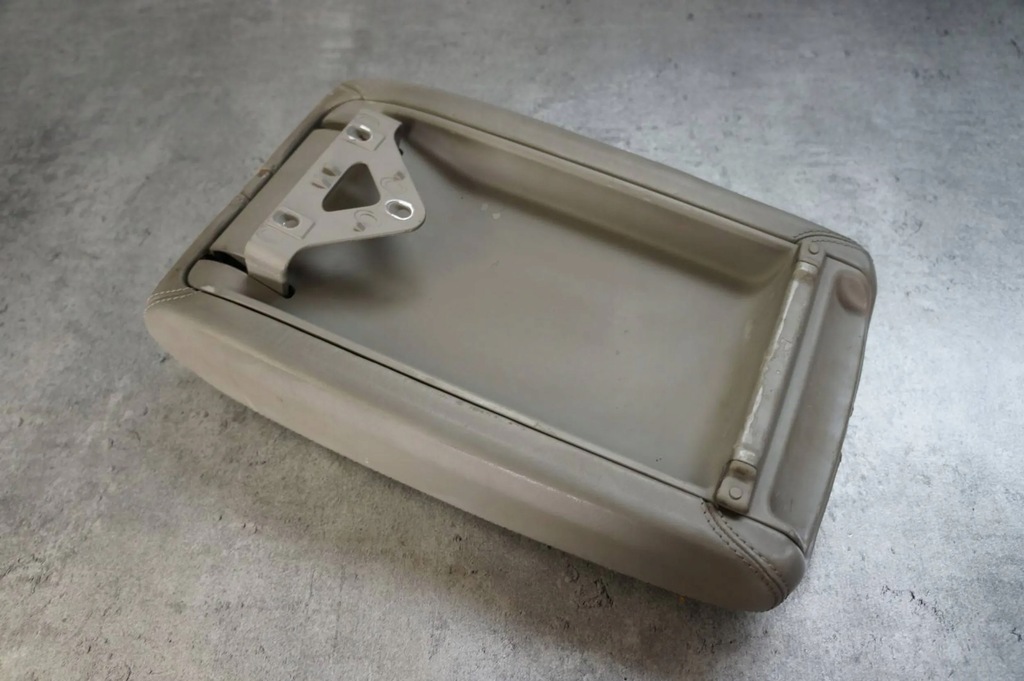 фото №5, Подлокотник перед туннель audi a8 d3 s8