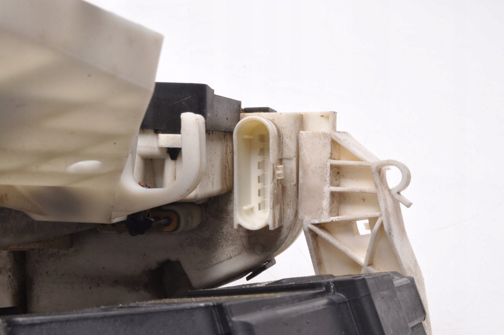 Mercedes w221 lift замок дверь левый перед europa 6pin a2217207535 с Разборки