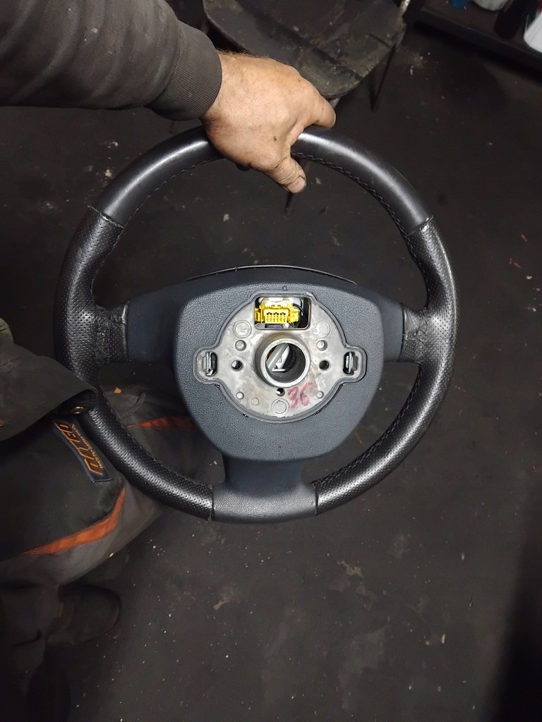 фото №10, Skoda octavia ii vrs rs воздуховод кожа с подушка безопасности