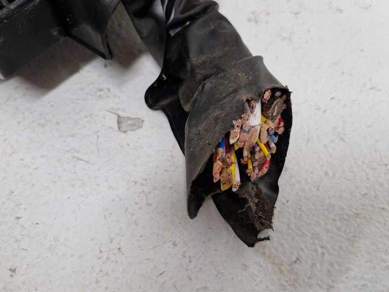 фото №6, Infiniti m30 q70 m37x модуль коробка запобіжників 284b71ms0b