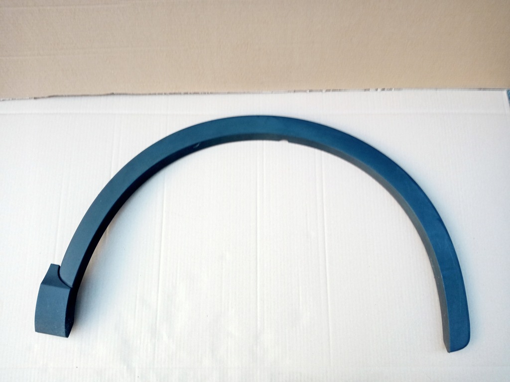 фото №1, Audi q3 права молдинг крила перед 8u0