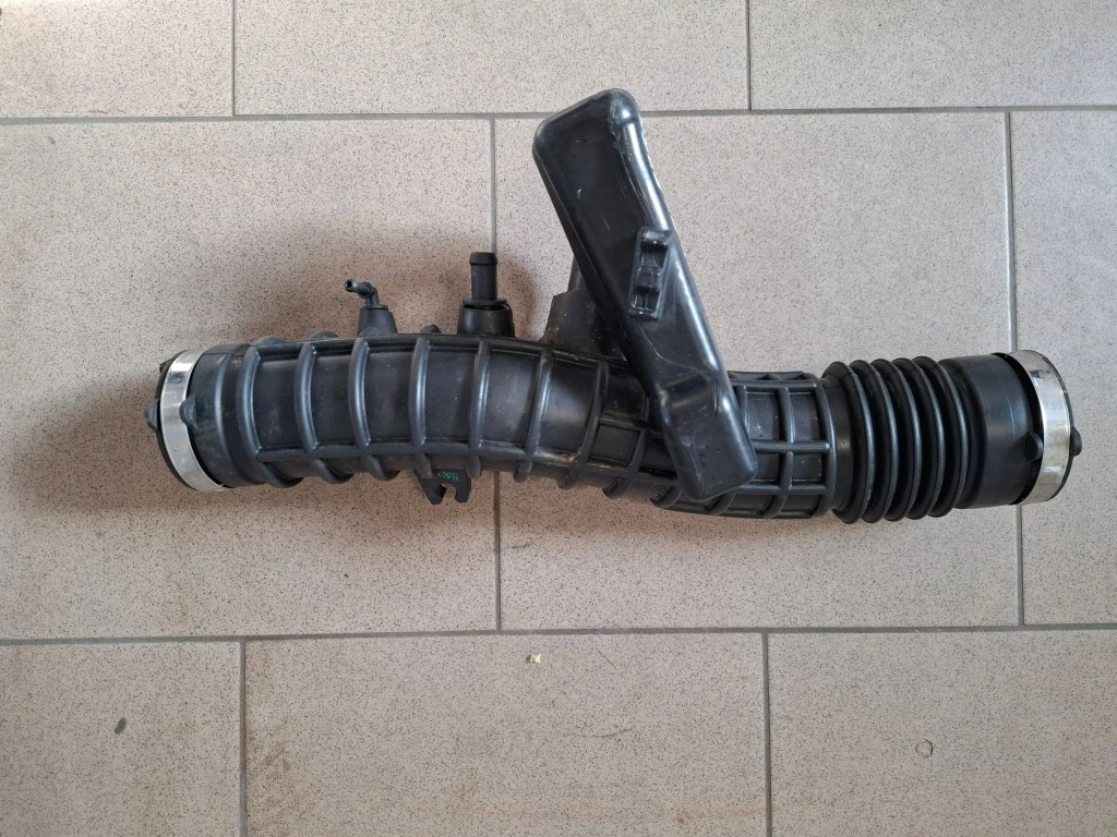 фото №1, Dacia dokker 17-21 труба шланг воздуха 165788368r