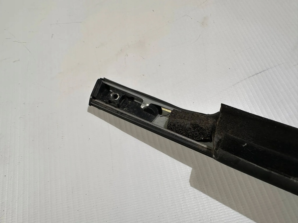 фото №8, Молдинг уплотнитель левая перед передняя dodge charger 2011 - 2023